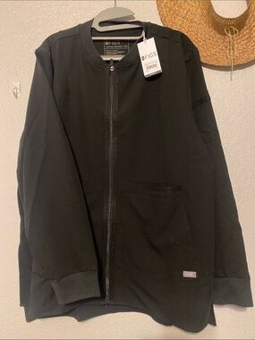 FIGS Black Bellery Scrub Jacket